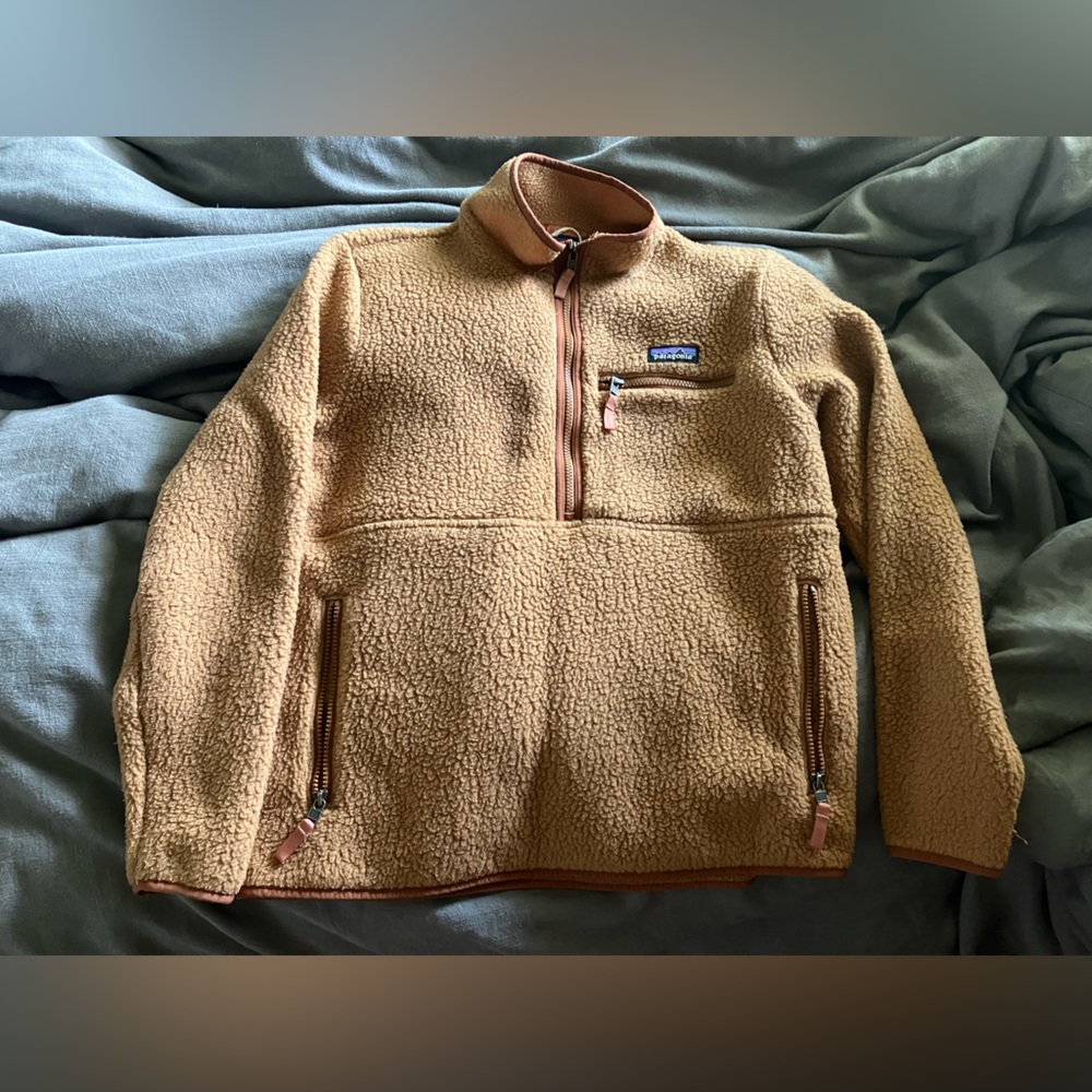 Women’s L Patagonia Fleece half zip pullover in Camel
